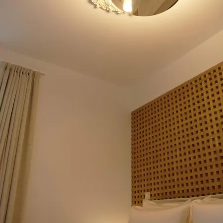 ホテル Restaurant Aupres D'angele