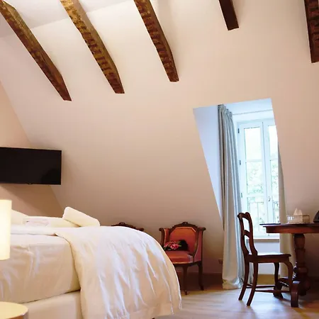 Hotel Restaurant Aupres D'angele