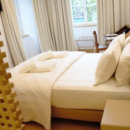 Hotel Restaurant Aupres D'angele Marcillac-Vallon