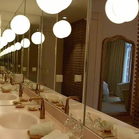 Restaurant Aupres D'angele Hotel Marcillac-Vallon