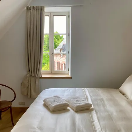 Hotel Restaurant Aupres D'angele 3*