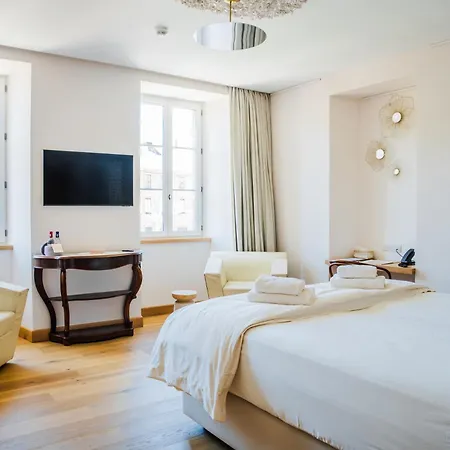 Hotel Restaurant Aupres D'angele Marcillac-Vallon